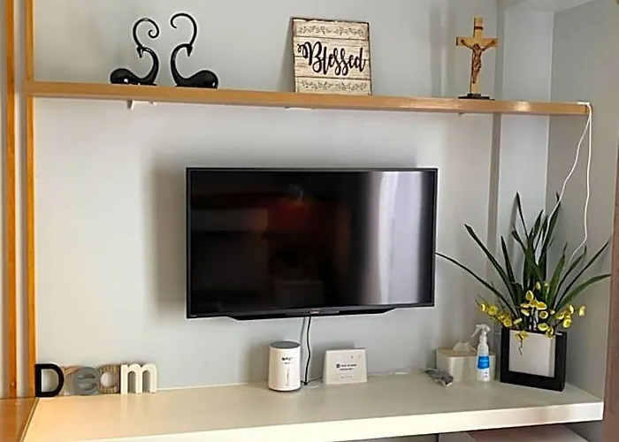 Neat And Cozy Minimalist 3*
